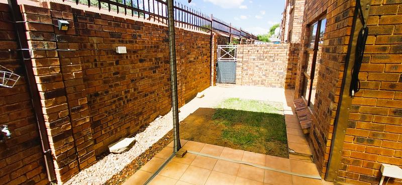 3 Bedroom Property for Sale in Langenhovenpark Free State